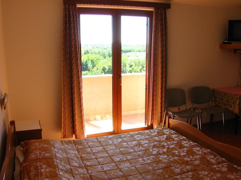 Guest House Caterina Пореч Екстериор снимка