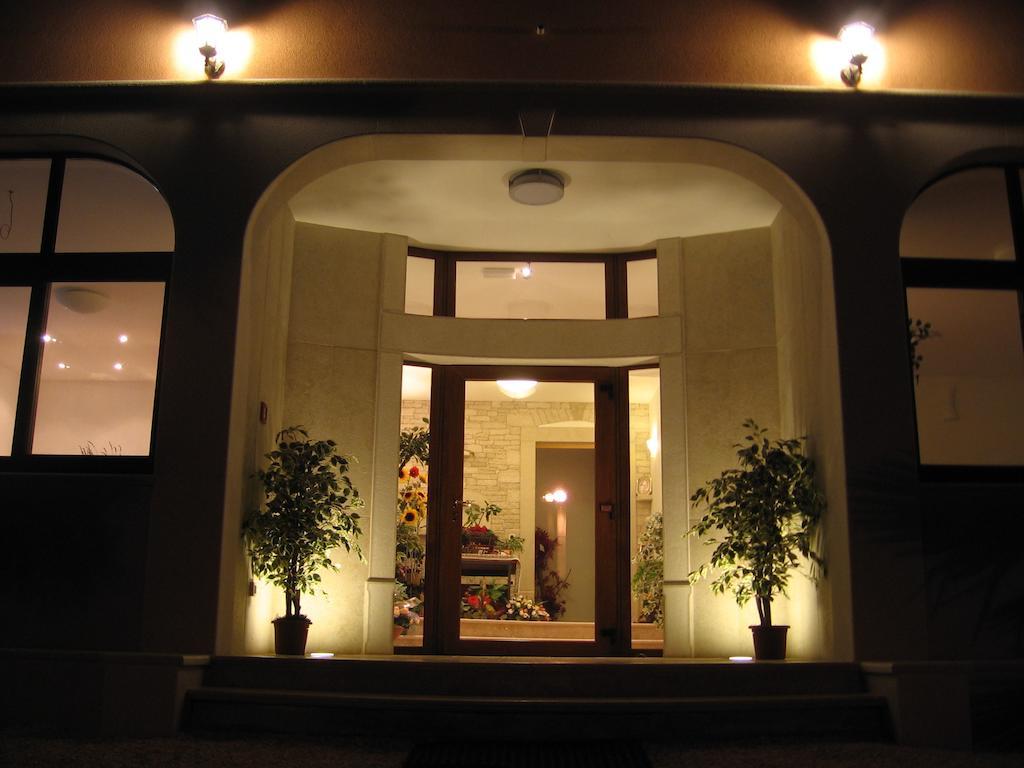 Guest House Caterina Пореч Екстериор снимка